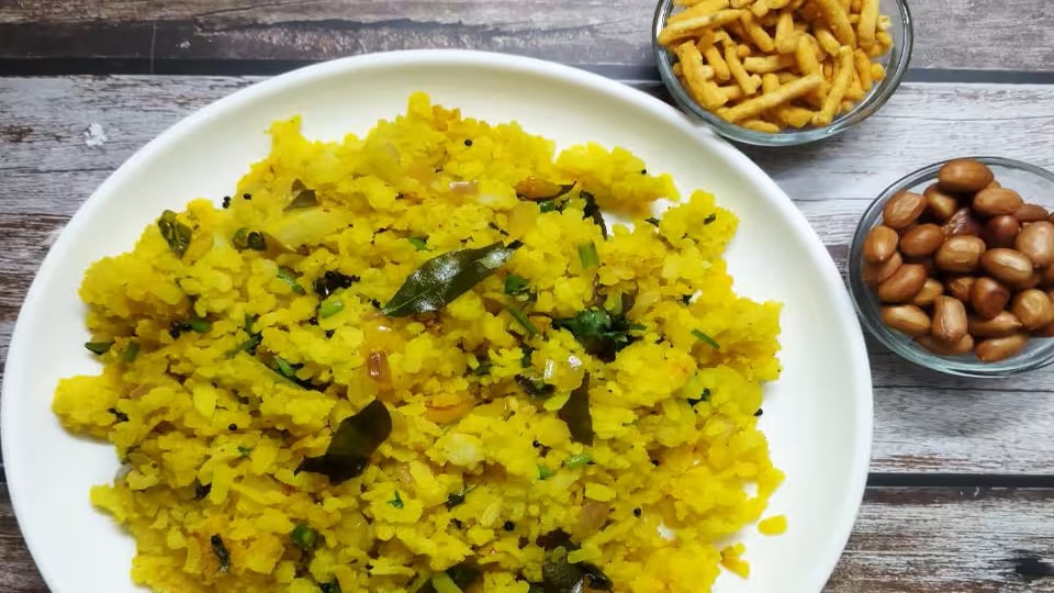 Mumbai Style Kanda Poha Rasoi Meal